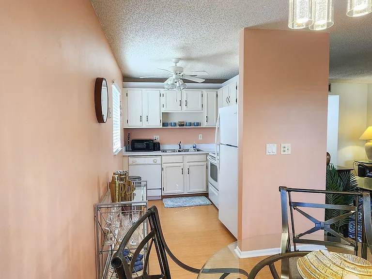 95 Spring Lake Dr #103 — Photo 10
