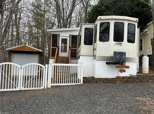 112 Sparrow Ln, New London, NC 28127