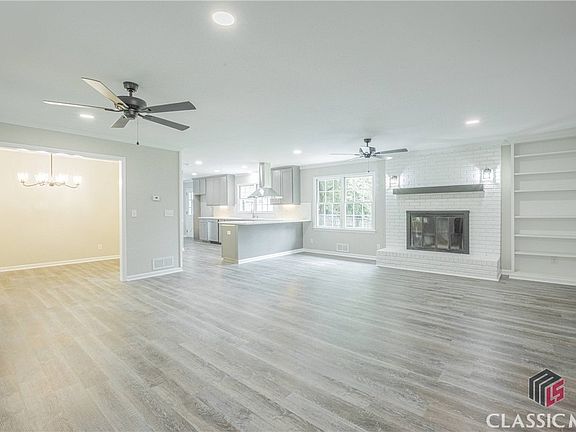 4th image of 440 Forest Heights Drive