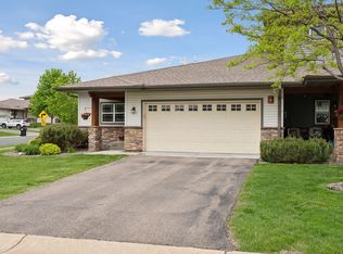 1212 Vernon Dr, Carver, MN 55315