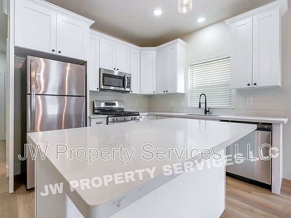 4th image of 3016 Spain St