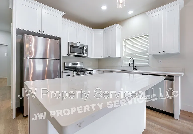 3016 Spain St — Photo 4