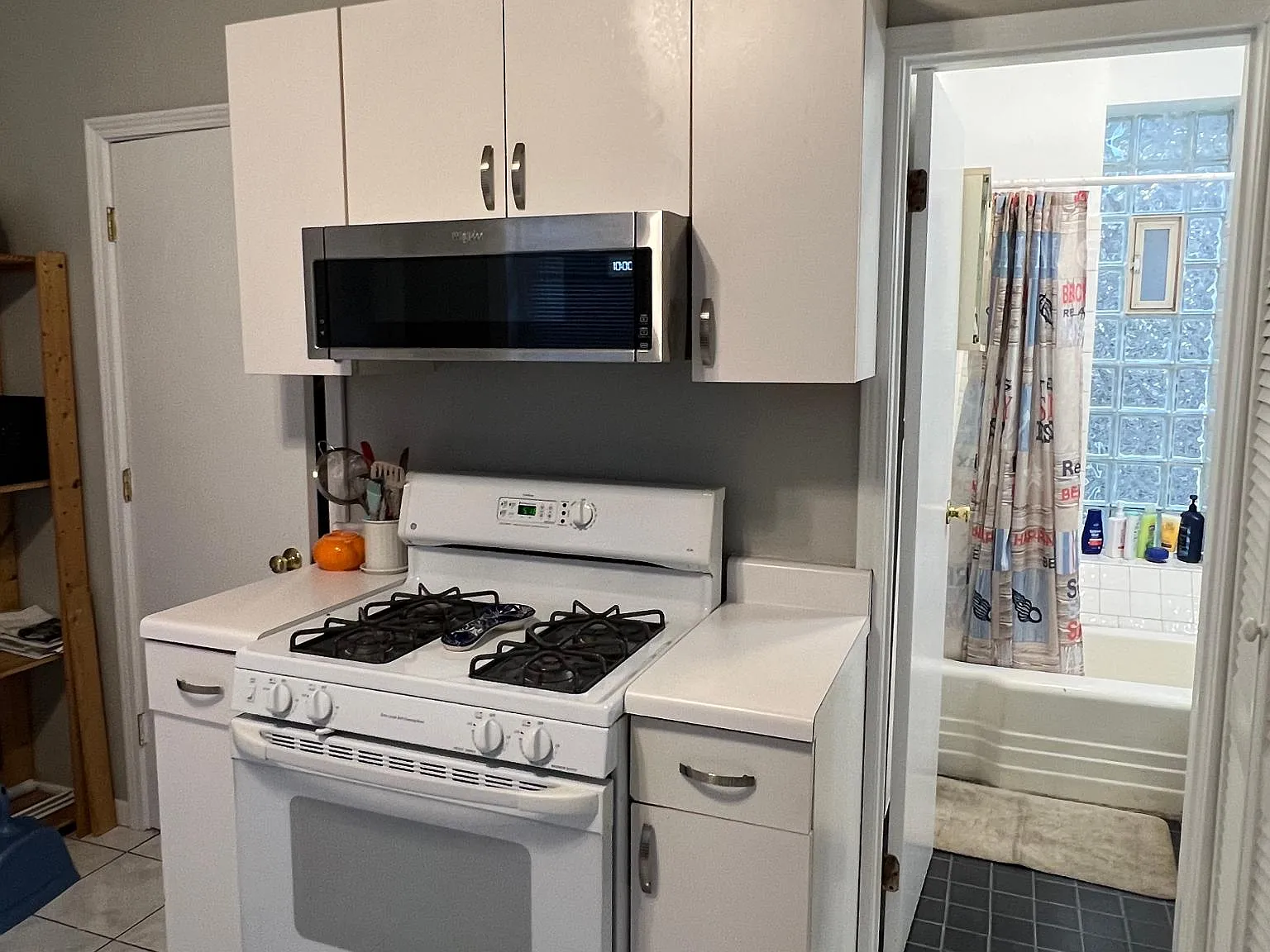 1 bed, 800 sqft, $1,670 — Photo 4