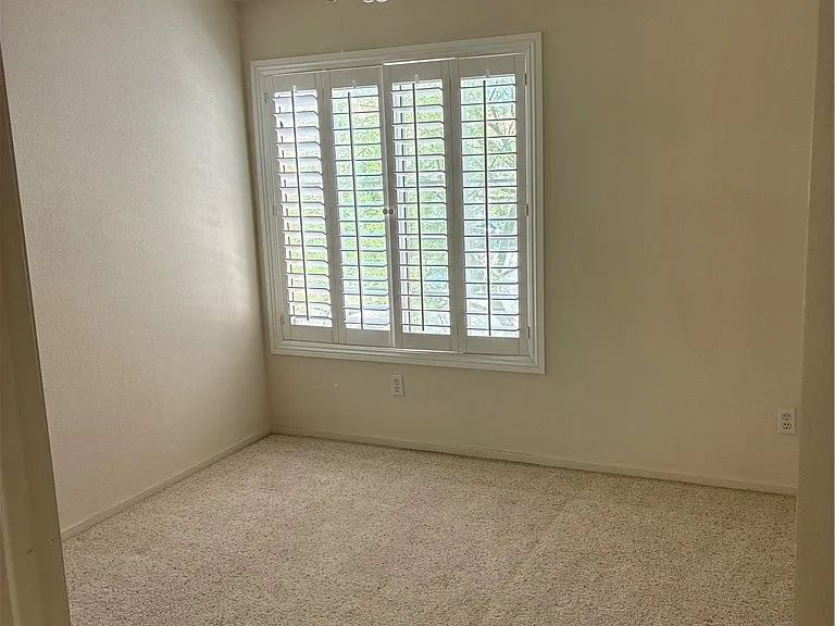 5272 Island Chain Rd — Photo 31