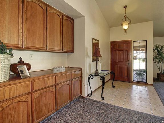 2nd image of 303 Paddock Ct