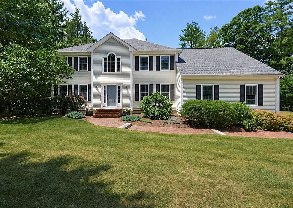 1st image of 15 Applewood Rd
