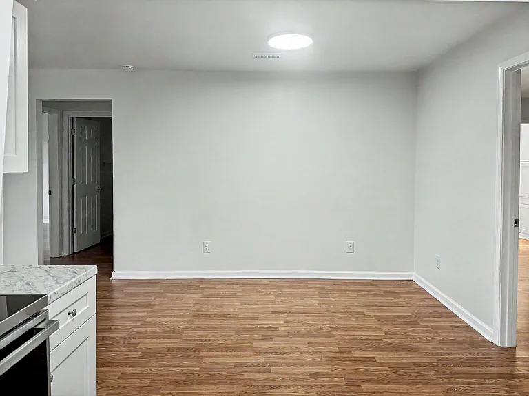 3248 Chandler St — Photo 9
