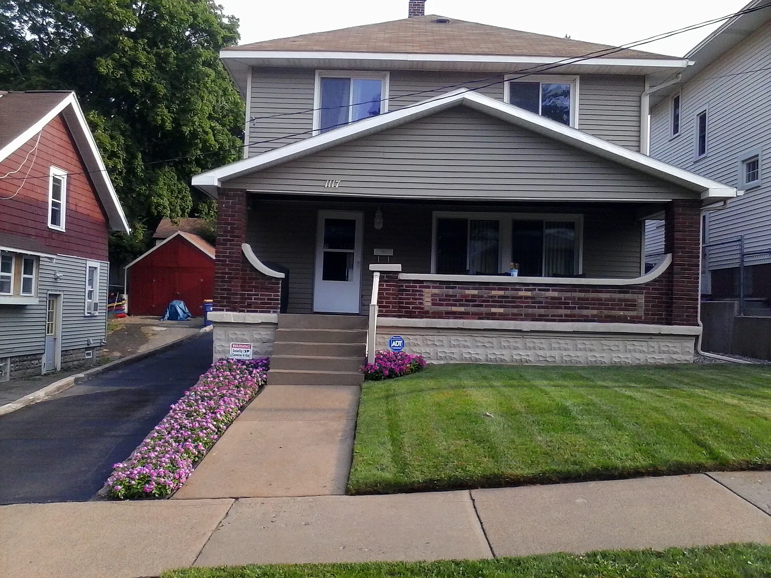 1117 Noble St SE photo 1