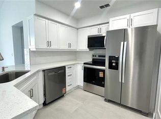 8275 Ibis Club Dr APT 705, Naples, FL 34104