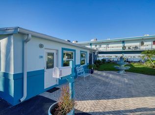 16 Paradise Ln #101, Treasure Island, FL 33706