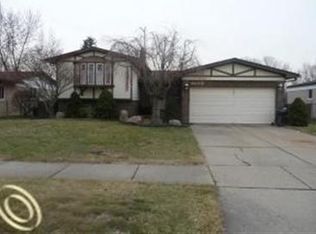 4628 Dickson Dr, Sterling Heights, MI 48310