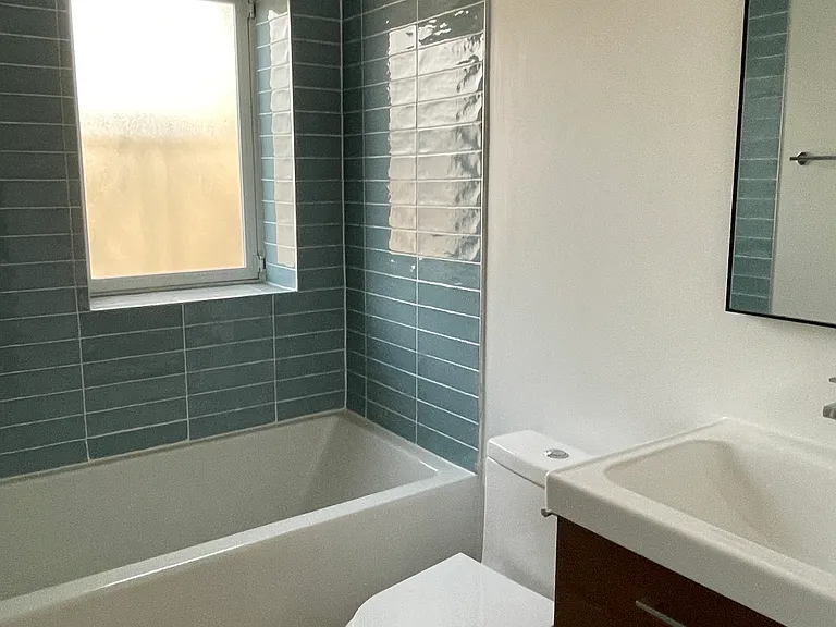 320 Roncesvalles Ave — Photo 10