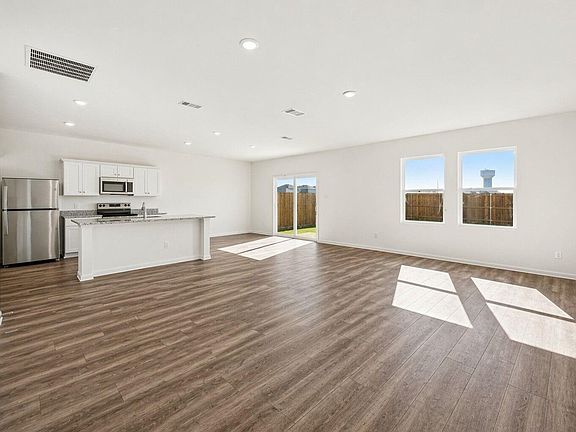 5th image of 8819 Vacek Crossing Way