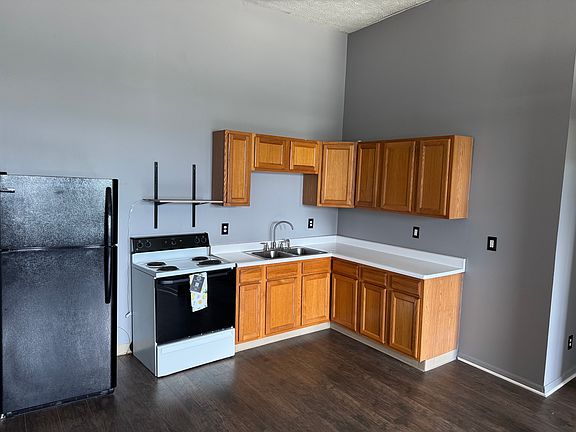 4th image of 251 Main St #C