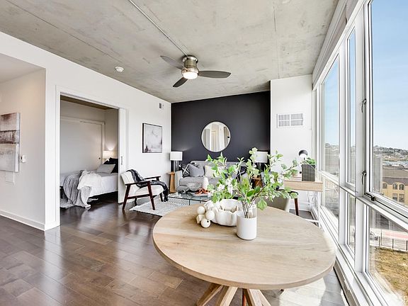5th image of 45 Bartlett St Unit 813