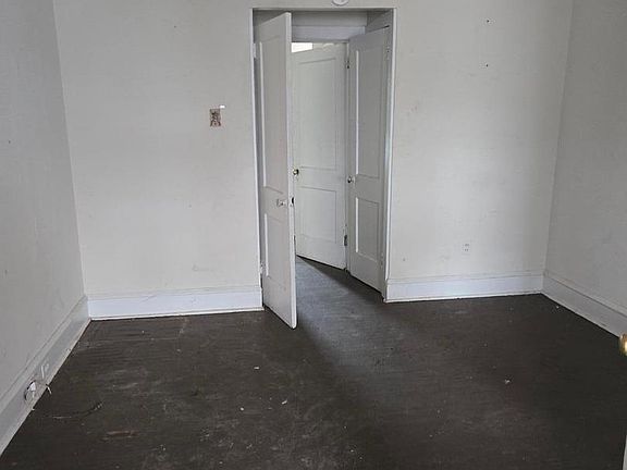 3rd image of 2008 S 68th St