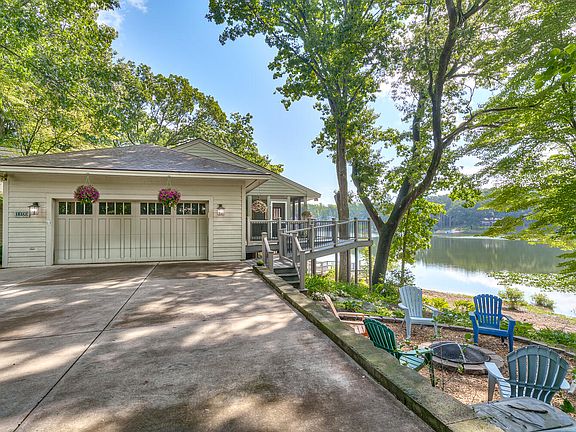 5th image of 1100 E Crooked Lake Dr