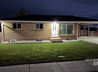 905 15th Dr, Rupert, ID 83350