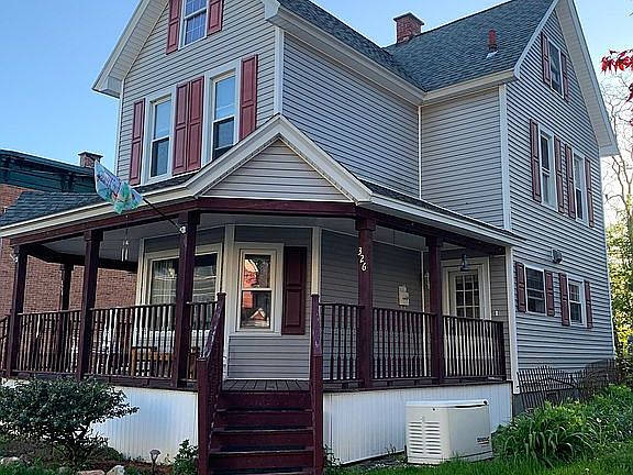 3rd image of 326 Locust Ave