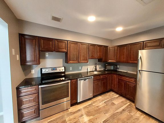 5th image of 4041 White Chapel Ln