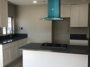 1084 Gardenia Ave, Long Beach, CA 90813