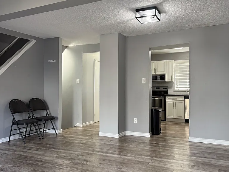 255 Northlake Dr #6 — Photo 3
