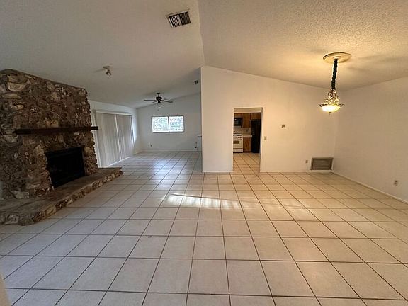 3rd image of 100 Bantry Dr
