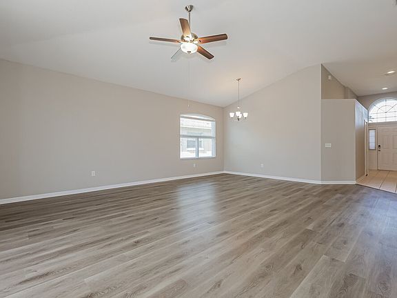 3rd image of 1243 Maximilian Dr