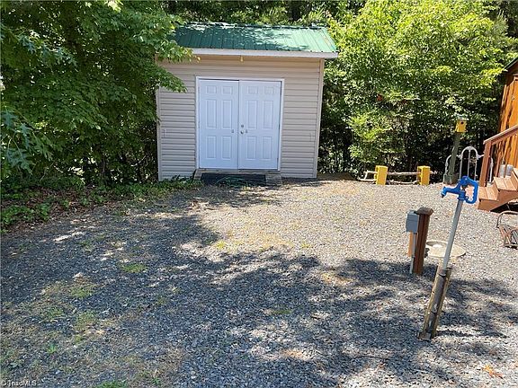 2nd image of 122 Eagle Dr