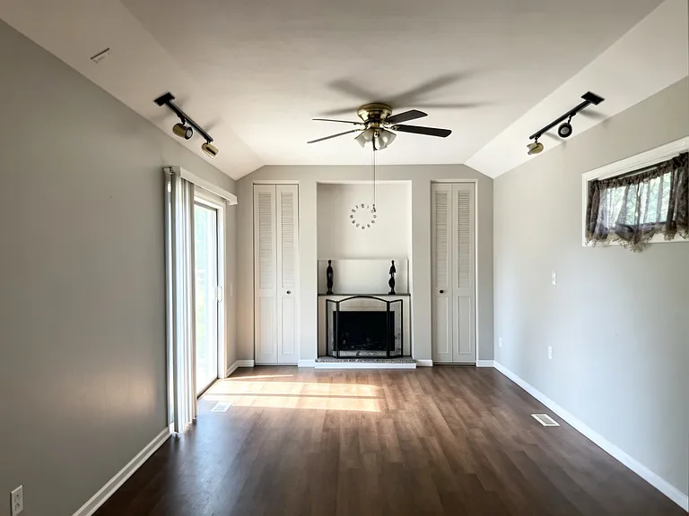 924 Princess Dr — Photo 12
