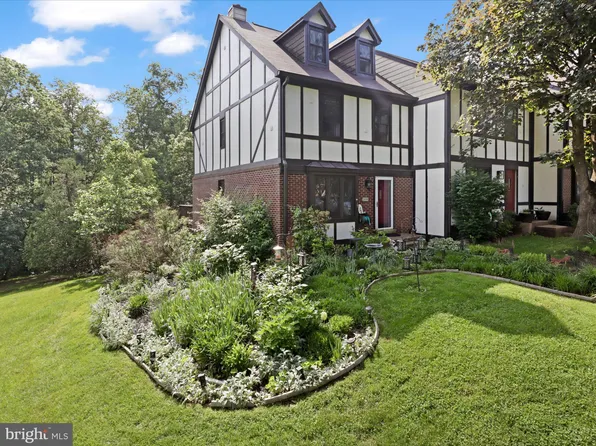 259 Chelmsford Ct, Sterling, VA 20165