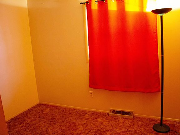 2nd image of 3925 W Lombard St