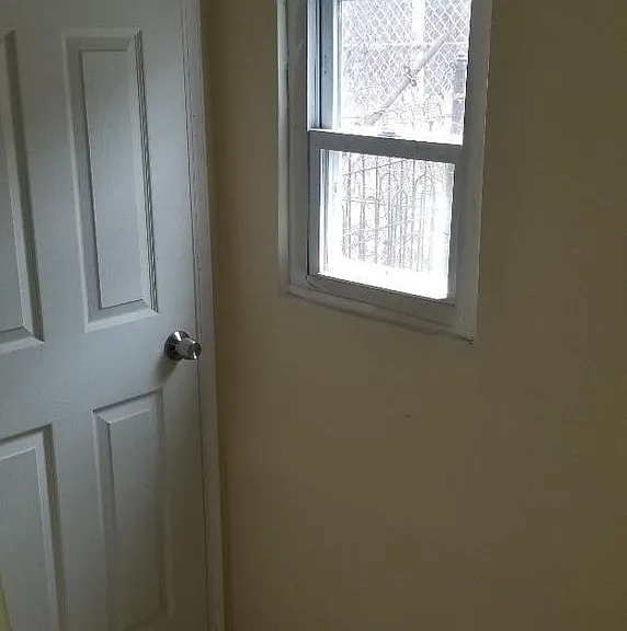 2714 W Albert St — Photo 4