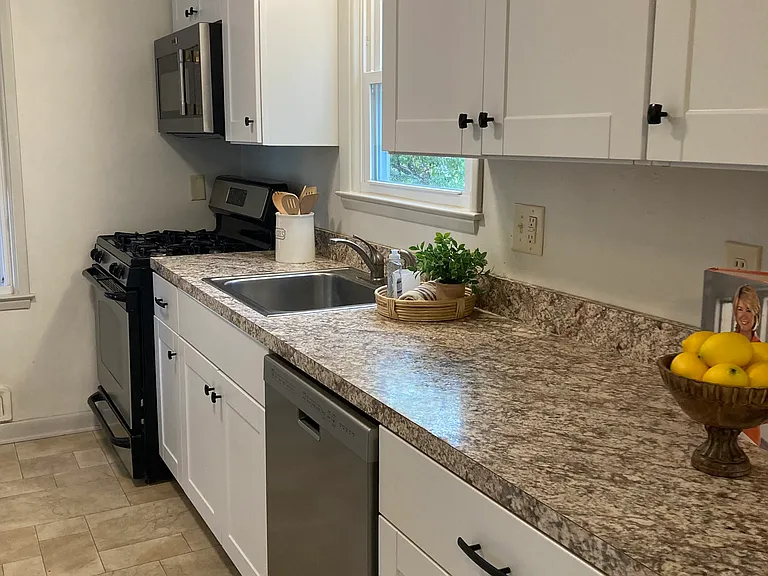 11320 Greenberry Rd — Photo 4