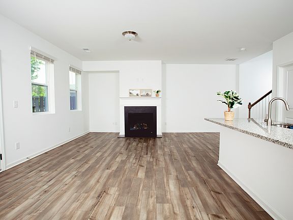 4th image of 3336 Colbury St