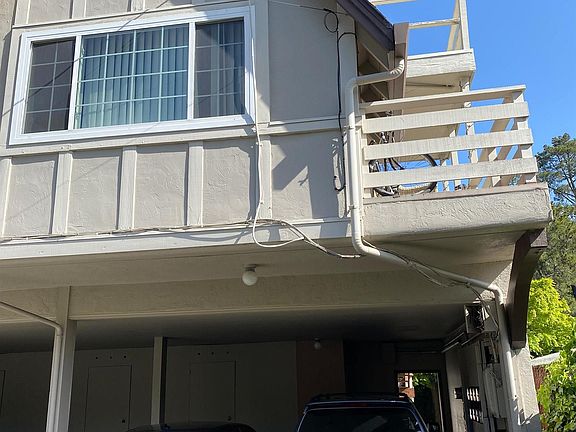 4th image of 301 Poplar St