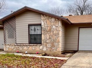7114 Pineville Rd, San Antonio, TX 78227