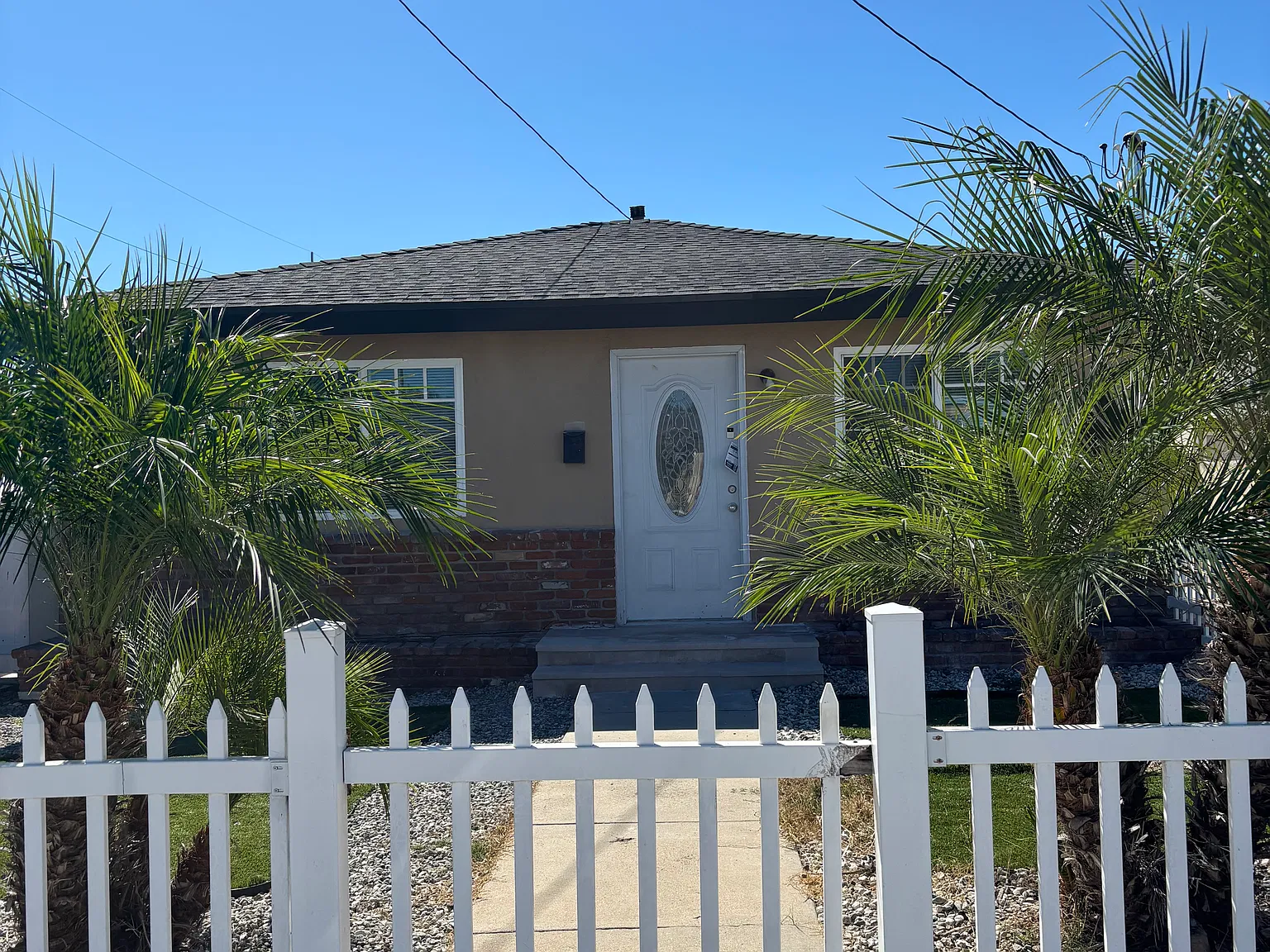2 bed, 750 sqft, $2,450 — Photo 1