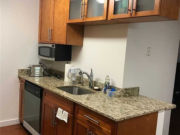 4th image of 4028 College Point Blvd #8I