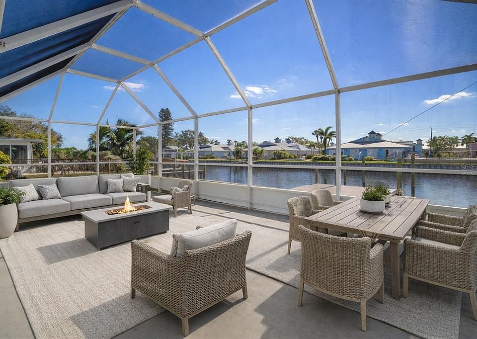 1st image of 910 Spindle Palm Way