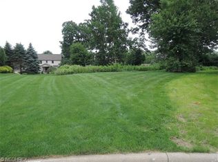 211 Misty Woods Ct, Struthers, OH 44471