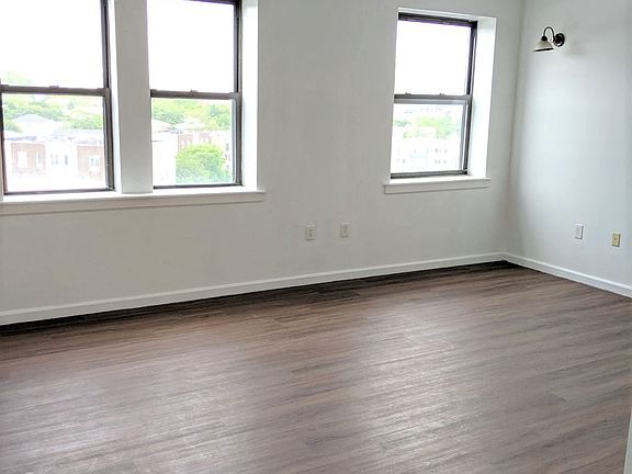 2nd image of 39 Lincoln Park #3A