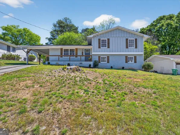 2380 Greenway Dr, Decatur, GA 30035