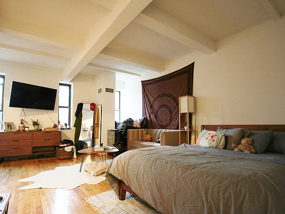 2nd image of 156 Bleecker St #3EW