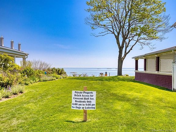 5th image of 37 Crescent Bluff Ave