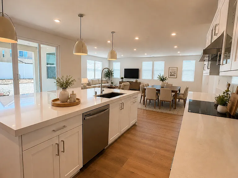 124 Alethea Way — Photo 3