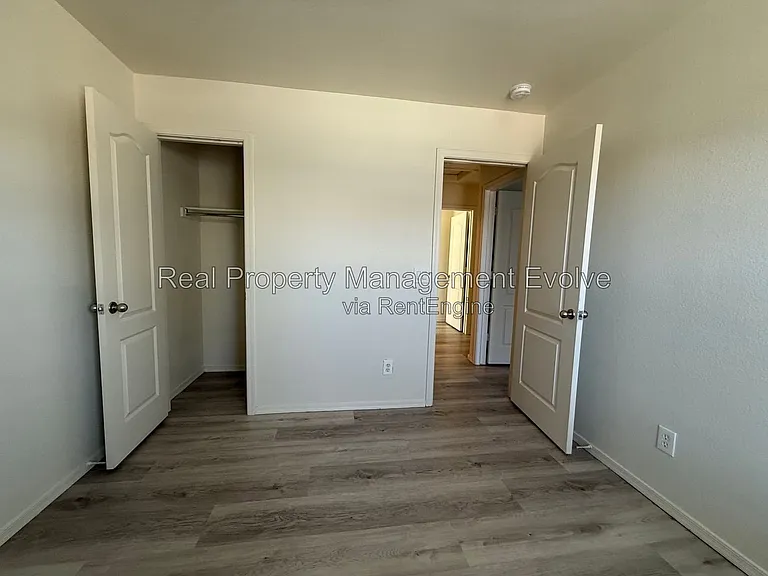 9503 N 82nd Ln — Photo 26