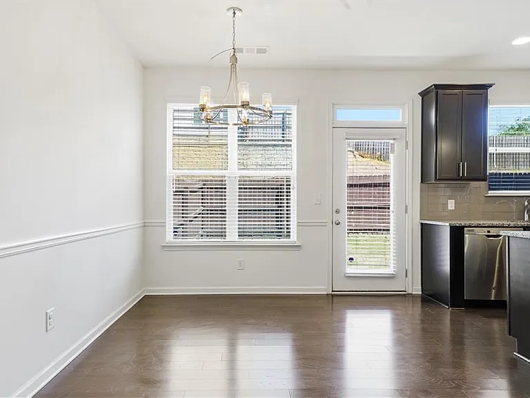 2730 Kemp Ct — Photo 14