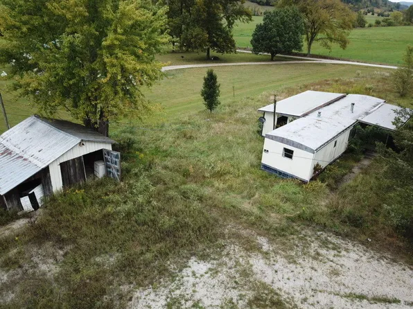 1568 Salt Lick Rd, Vanceburg, KY 41179