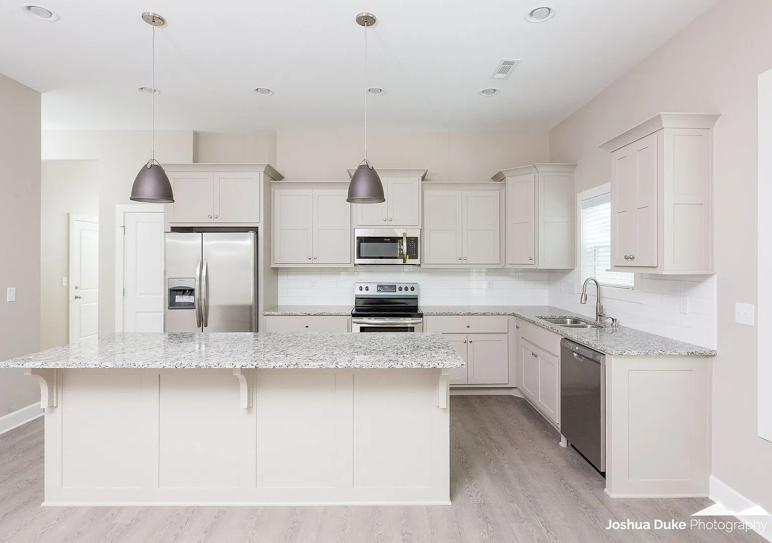Pre-Leasing 8/10/27 - 4 Bedroom 4.5 Bathroom House — Photo 3